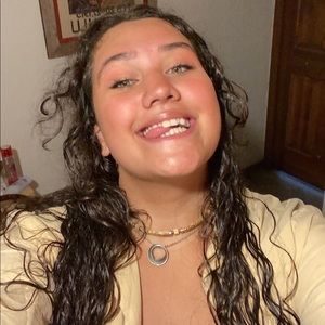 Meet your Posher, Anisa